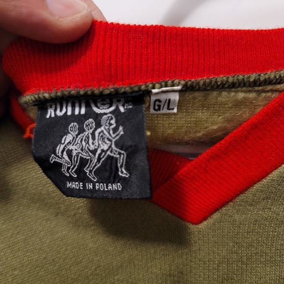 Sweater - Picture 4 of 4